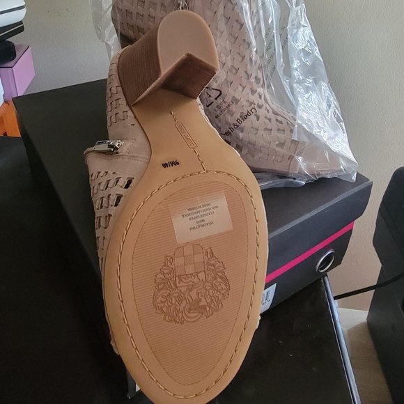 Vincent Camuto shoes - Picture 1 of 4